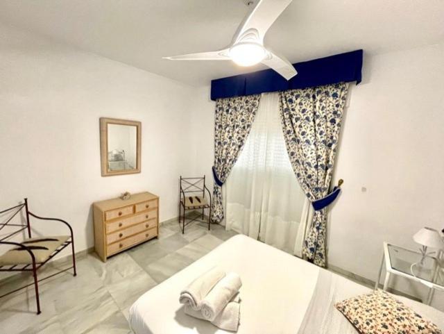 Amazing Apartment For Families Up To 6 Persons Benalmádena Extérieur photo